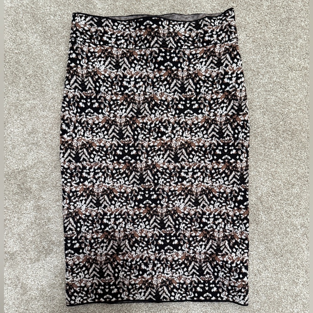 BCBG - Bandage Pencil Skirt in Neutral Pattern - size Small